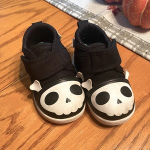 Skull & Crossbones Pirate squeaky Shoes for Toddlers